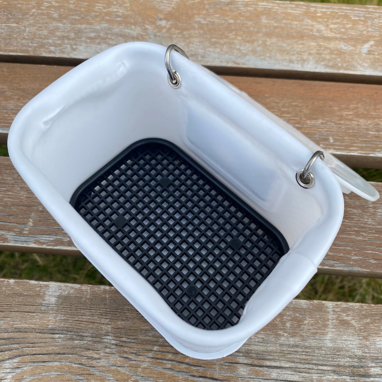 BM エサバケット 白