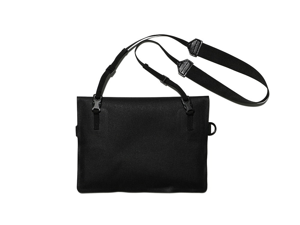 TPU Sacoche one Black UG-717RBK