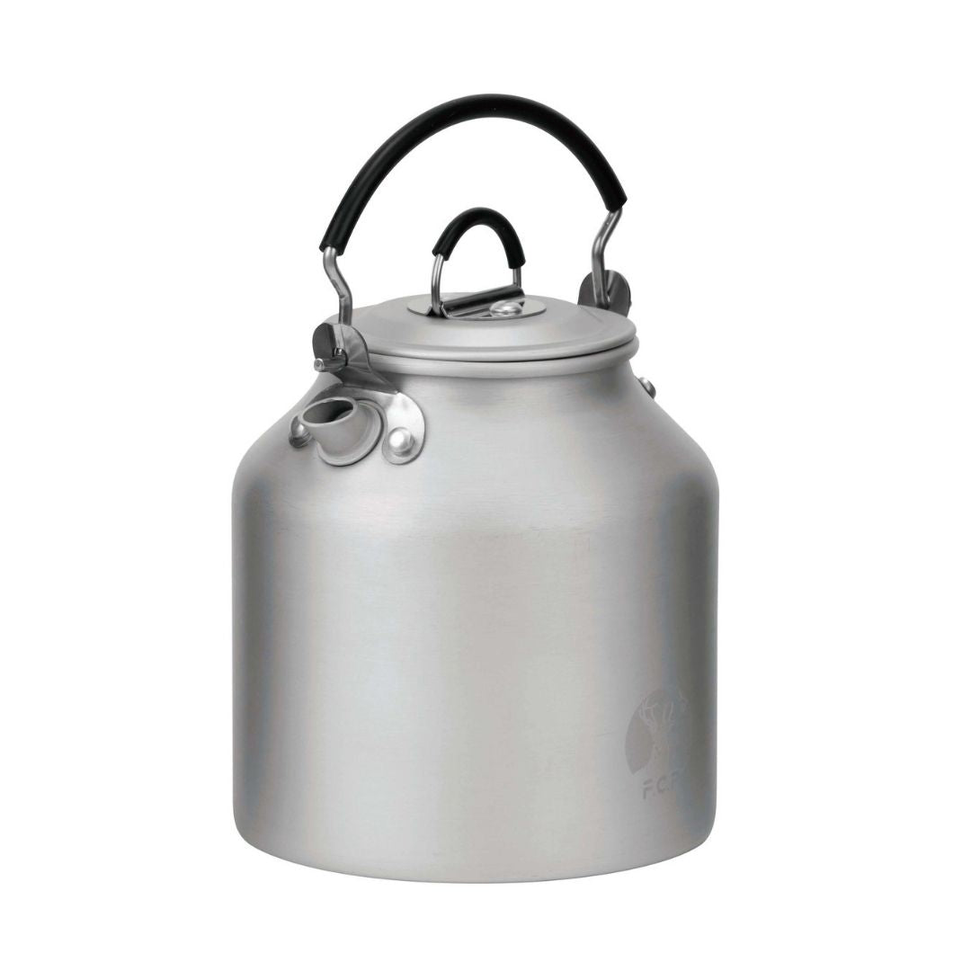 丸型クッカーに入るアルミケトル625ml CS×F.C.P